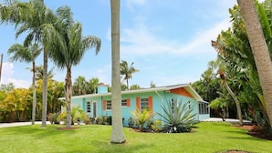 Exterior - Breezy Daze (Holmes Beach)