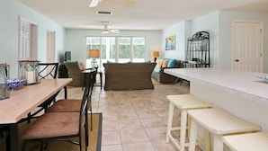 Standard Apartment, 3 Bedrooms | Living area - Breezy Daze (Holmes Beach)