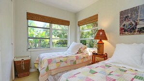 Unclassified image, 5 of 7, button - Castaway Cottage (Anna Maria)