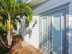 Exterior - Stonehenge (Anna Maria)