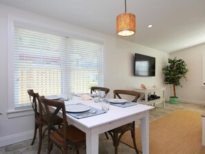 スタンダード アパートメント 3 ベッドルーム | 客室内のダイニングエリア