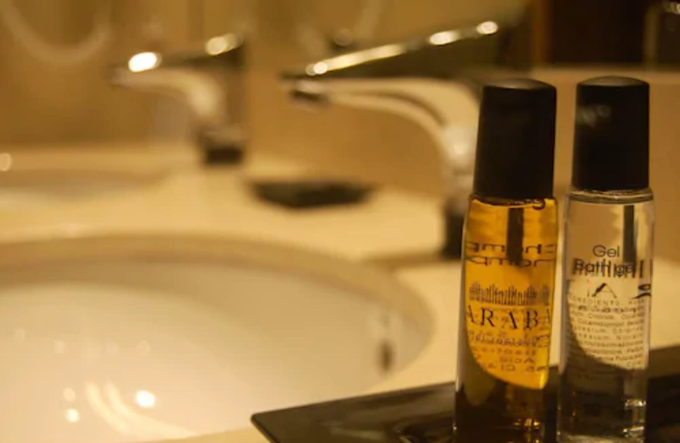 double or twin room | bathroom | shower, free toiletries, hair dryer, bidet