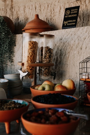 Free daily buffet breakfast - Amber Cave Suites (Nevsehir)