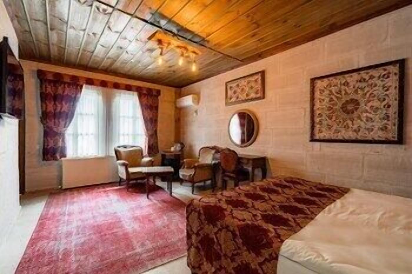 Minibar y caja de seguridad en la habitación 