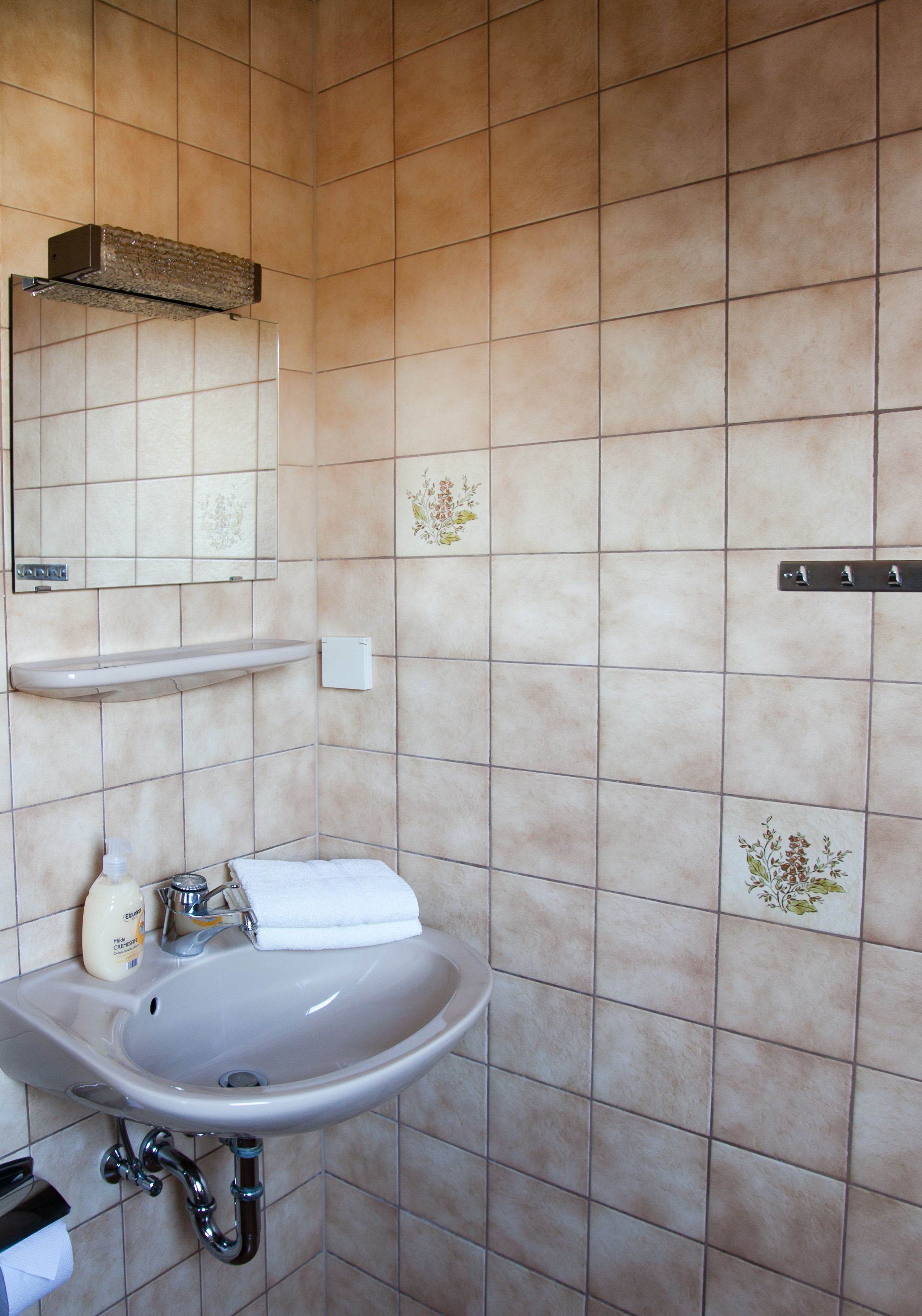 shared dormitory | bathroom | shower, towels