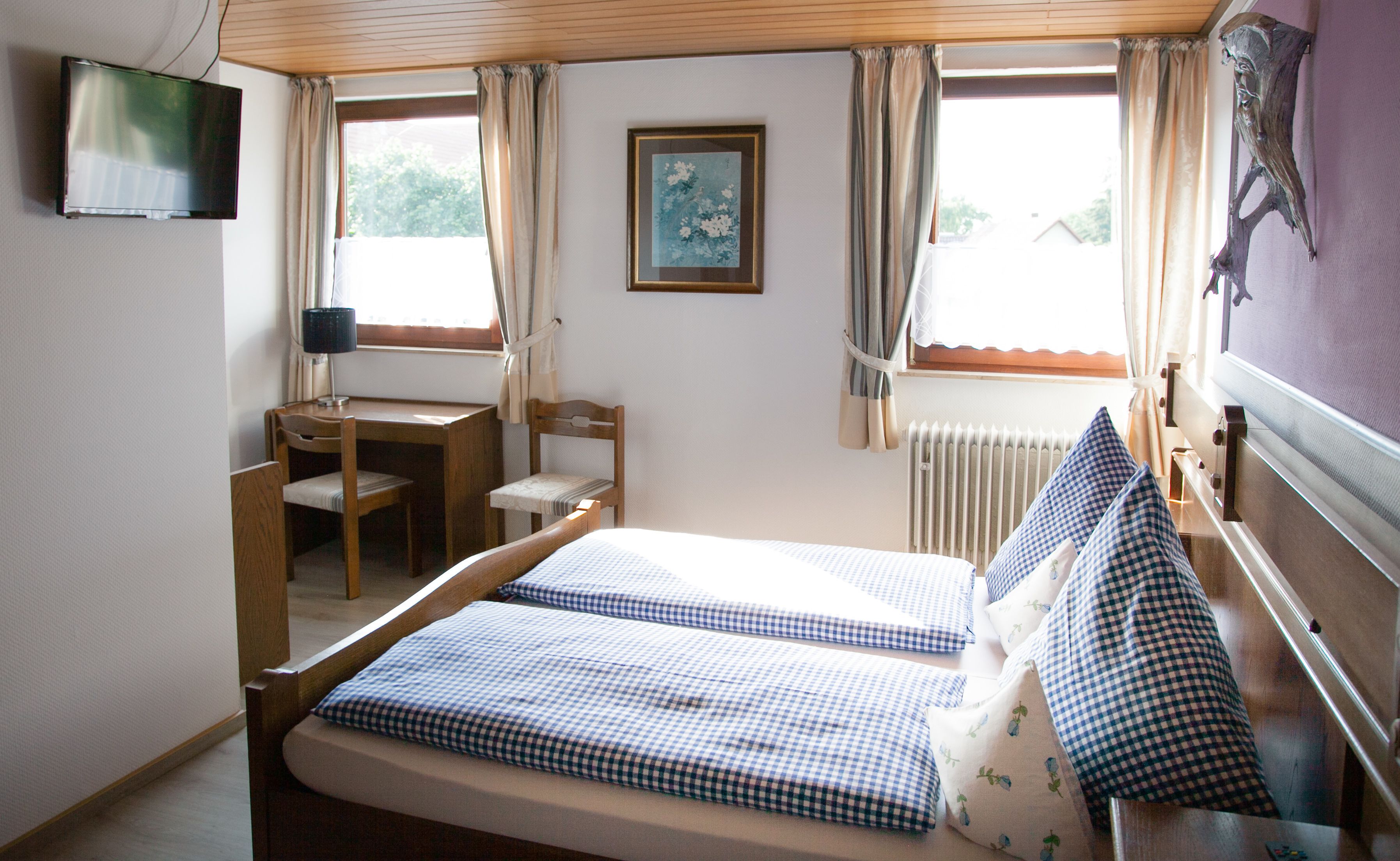 double room | cots/infant beds, free wifi, bed sheets