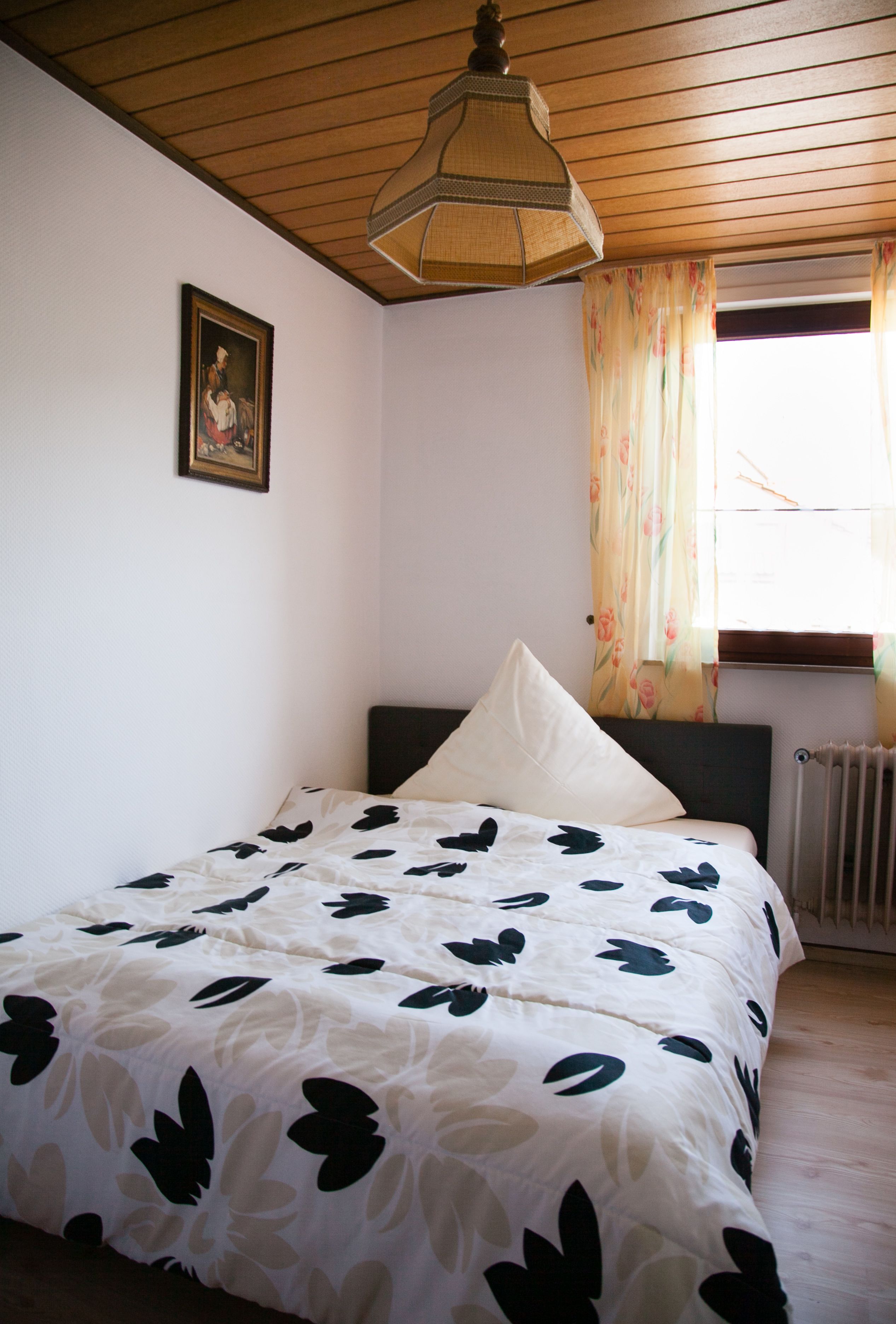 standard single room | cots/infant beds, free wifi, bed sheets