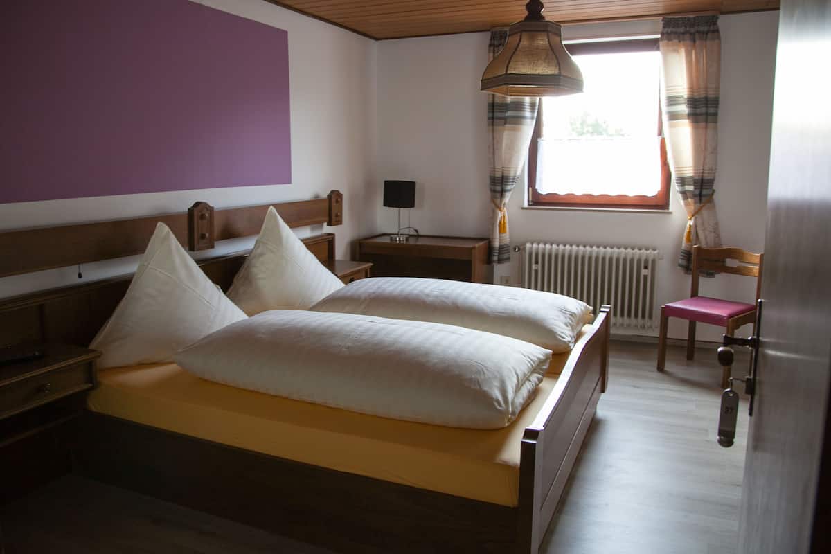 cots/infant beds, free wifi, bed sheets