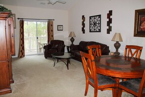 Standard Apartment, 2 Bedrooms | Living room | DVD player