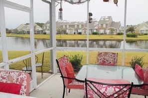 Talo, useita sänkyjä (4604 Clearwater Bay) | Ruokailu omassa huoneessa