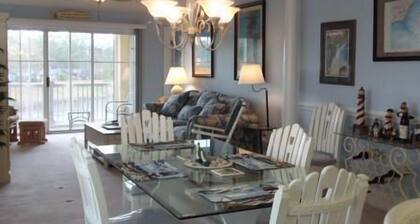 332 Edgewater