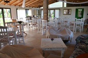 Lounge - Finca Fisterra (Fray Luis Beltrán)