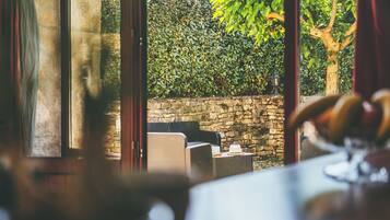 Superior House, Terrace (Gite Jeanne) | Terrace/patio