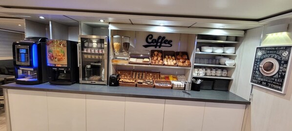 Frühstücksbuffet unter der Woche (7.50 EUR pro Person)