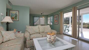 Standard Apartment, 2 Bedrooms | Living area | DVD player