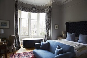 デスク、WiFi (無料)