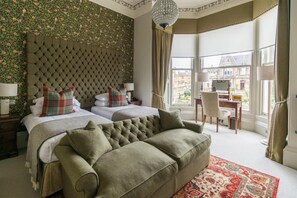 Desk, free WiFi - The Dunstane - No 4 (Edinburgh)