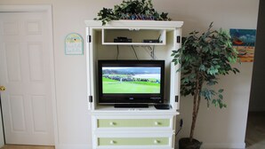Standard Apartment, 2 Bedrooms | Living room - 1023 The Havens (North Myrtle Beach)
