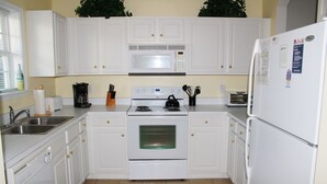 Standard Apartment, 2 Bedrooms | Private kitchen - 1023 The Havens (North Myrtle Beach)