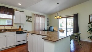 Standard Apartment, 2 Bedrooms | Private kitchen - Spring Paradise (Anna Maria)
