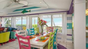 Standard Apartment, 3 Bedrooms | In-room dining