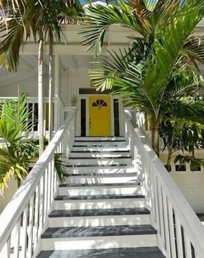 Entrada de la propiedad