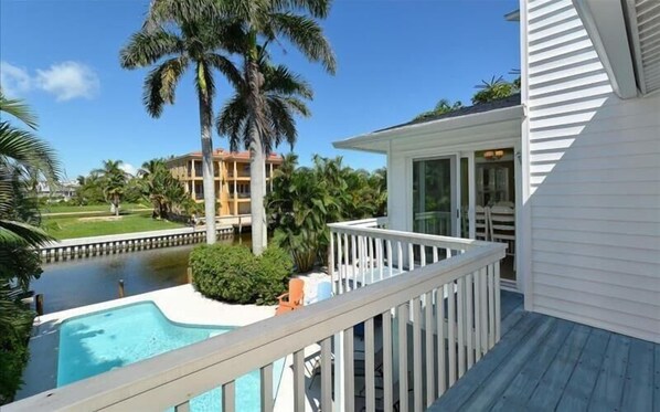 Standard Apartment, 4 Bedrooms | Balcony