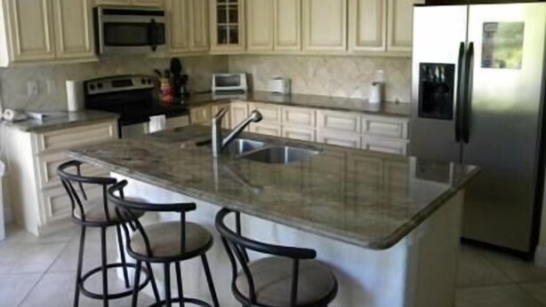 Standard Apartment, 4 Bedrooms | Private kitchen | Coffee/tea maker, fridge, microwave