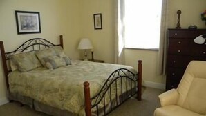 Standard Apartment, 4 Bedrooms | 4 bedrooms, WiFi (free)