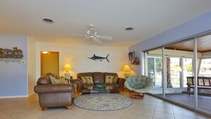Unclassified image, 3 of 21, button - Good Life (Holmes Beach)