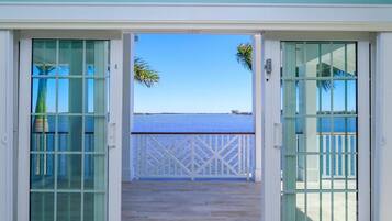 Standard Apartment, 4 Bedrooms | Balcony