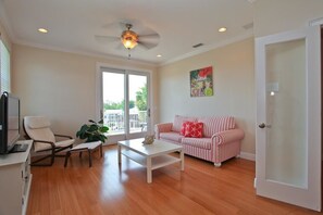 Standard Apartment, 6 Bedrooms | Living room | DVD player - La Mer (Anna Maria)