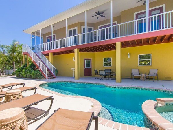 Outdoor pool - Mediterranean Canal Retreat (Anna Maria)
