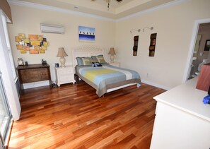 House, Multiple Beds (1511 Clearwater Bay)