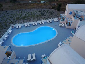 Outdoor pool, open 9:30 AM to 7:00 PM, pool umbrellas, pool loungers - Unique Galini Oia - Adults Only (Oia)
