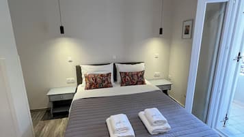 Zimmersafe, schallisolierte Zimmer, Bügeleisen/Bügelbrett