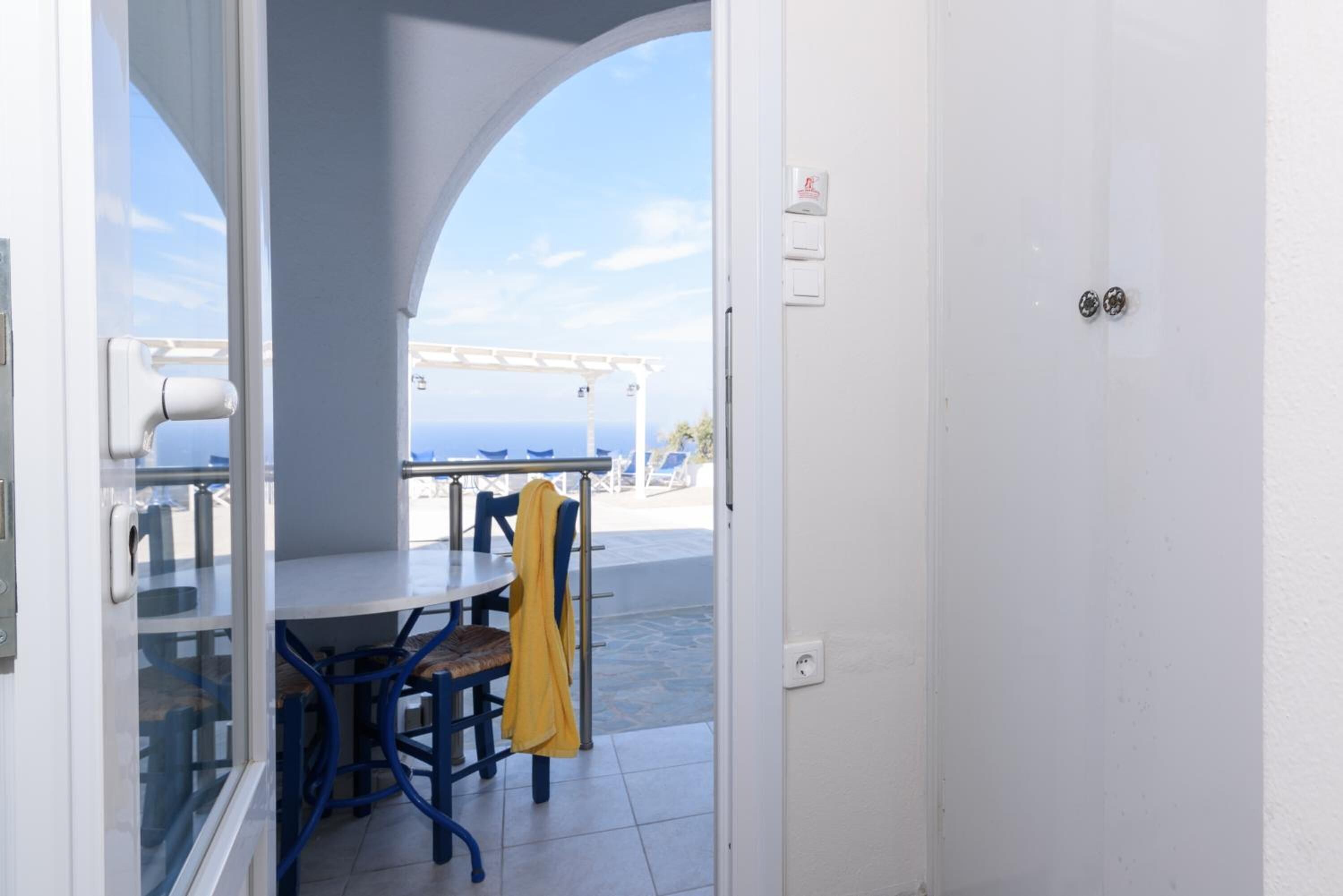 In-room safe, soundproofing, iron/ironing board, free WiFi