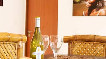 Alimentos y bebidas