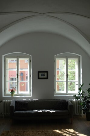 House, 2 Bedrooms, 2 Bathrooms | Living area