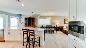 Standard Apartment, 3 Bedrooms | Private kitchen