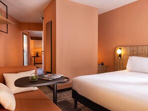 Laptop workspace, blackout curtains, soundproofing - Ibis Styles Les Houches Chamonix (Les Houches)