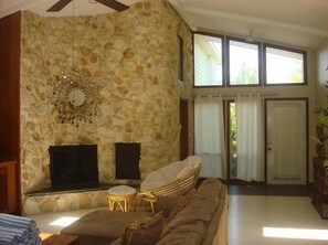 Standard Apartment, 4 Bedrooms | Living area