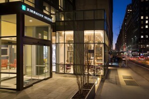 Exterior - Embassy Suites by Hilton New York Manhattan Times Square (New York)