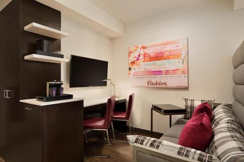 1 King Sky View | Premium bedding, down duvets, pillow-top beds, in-room safe