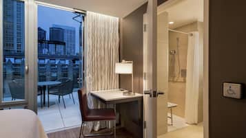 1 King Sky View Balcony | Bathroom shower