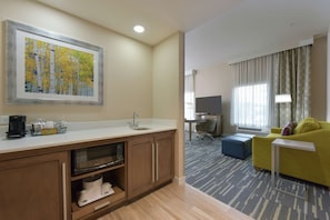 Studio, 1 King Bed, Accessible, Non Smoking (hearing acc) | Minibar - Hampton Inn & Suites Seattle/Redmond (Redmond)