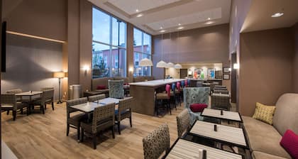 Hampton Inn & Suites Seattle/Redmond