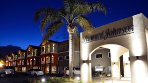 Exterior - Howard Johnson Plaza Villa Carlos Paz (Villa Carlos Paz)