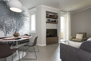 豪華公寓 | 迷你吧、獨特裝潢、布置獨特、書桌