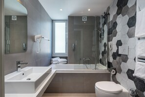 Hair dryer, bidet, towels - Noba Hotel e Residenze (Rome)
